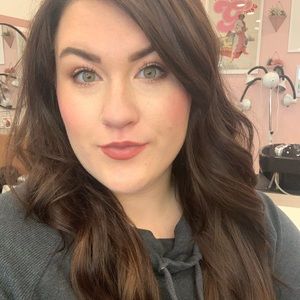 Meet your Posher, Corie